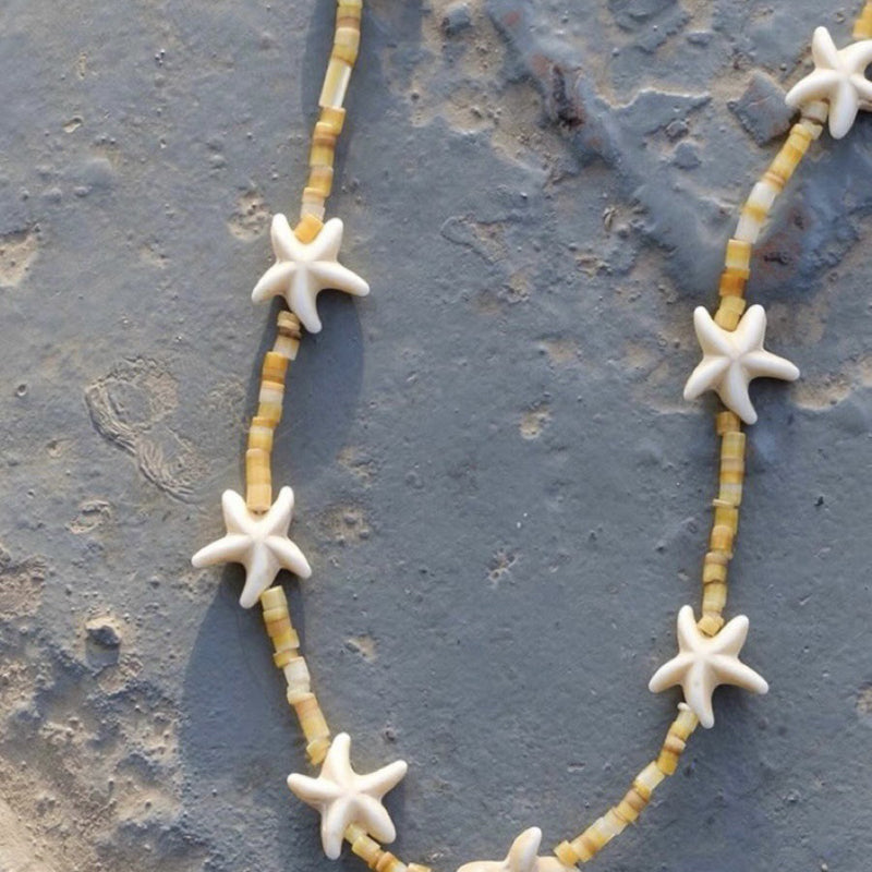 Avslappnad Strandhalsband