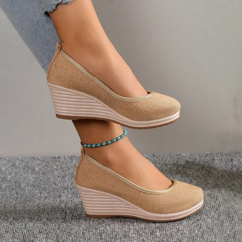 Avslappnad Wedge Skor
