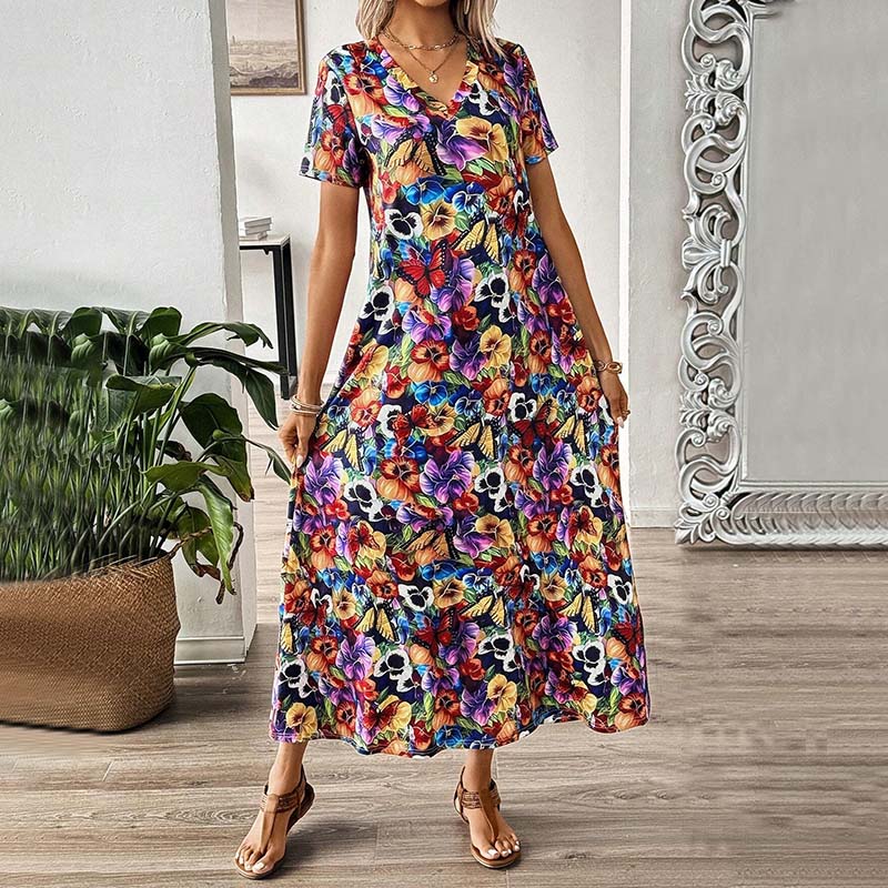Färgglad Klänning Med Blommönster