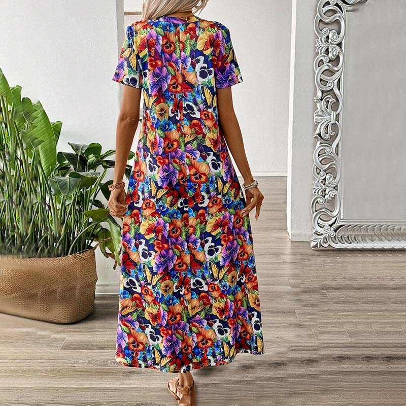 Färgglad Klänning Med Blommönster