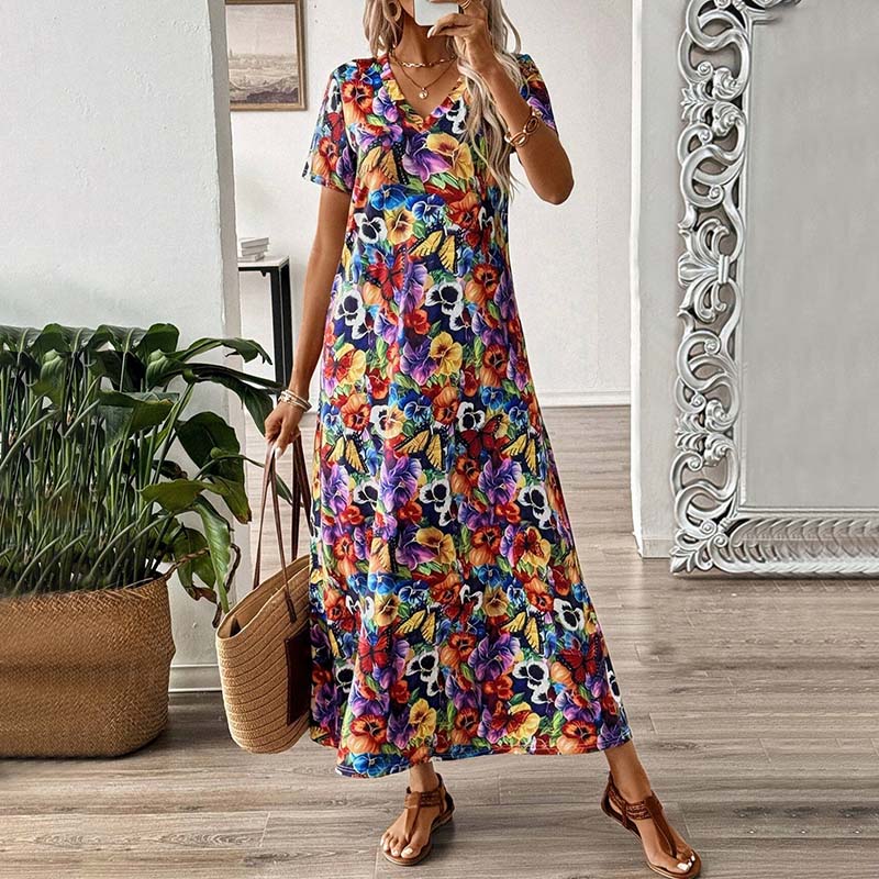 Färgglad Klänning Med Blommönster