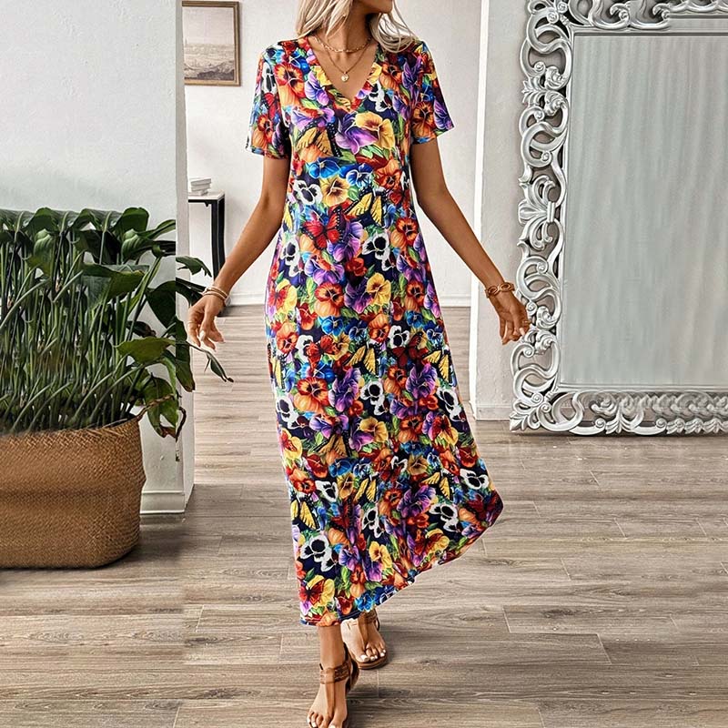 Färgglad Klänning Med Blommönster