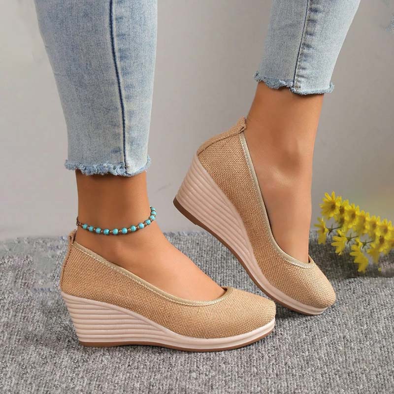 Avslappnad Wedge Skor