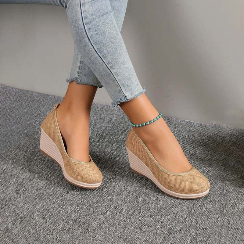 Avslappnad Wedge Skor